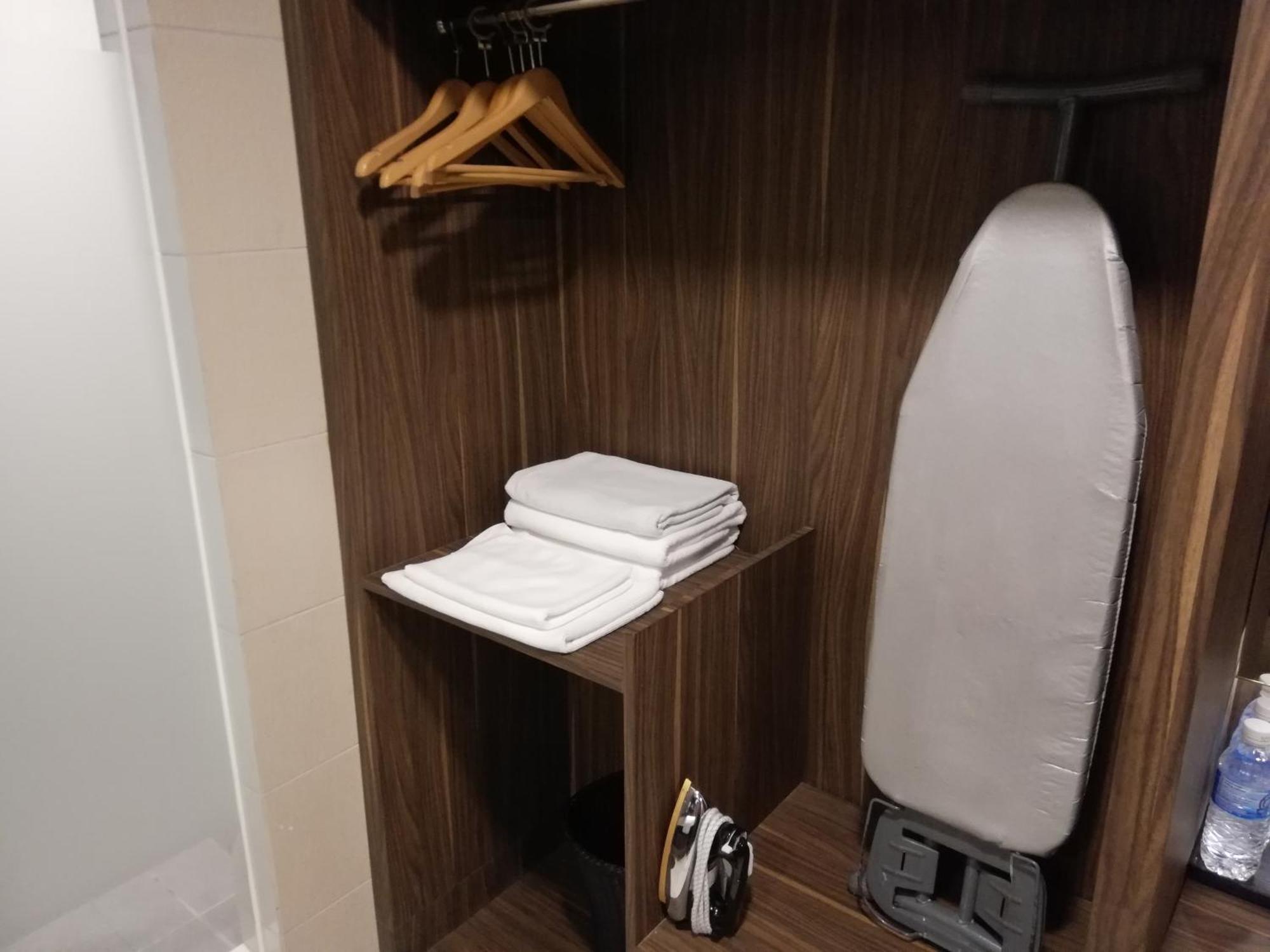 Ease Hotel Kota Kinabalu Ngoại thất bức ảnh