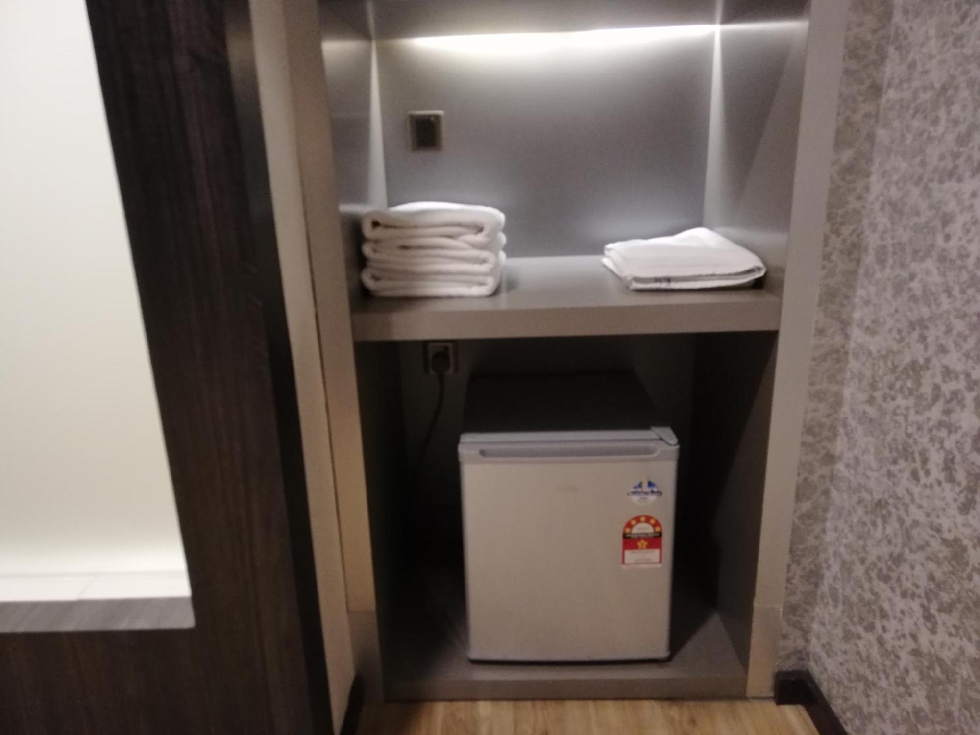 Ease Hotel Kota Kinabalu Ngoại thất bức ảnh