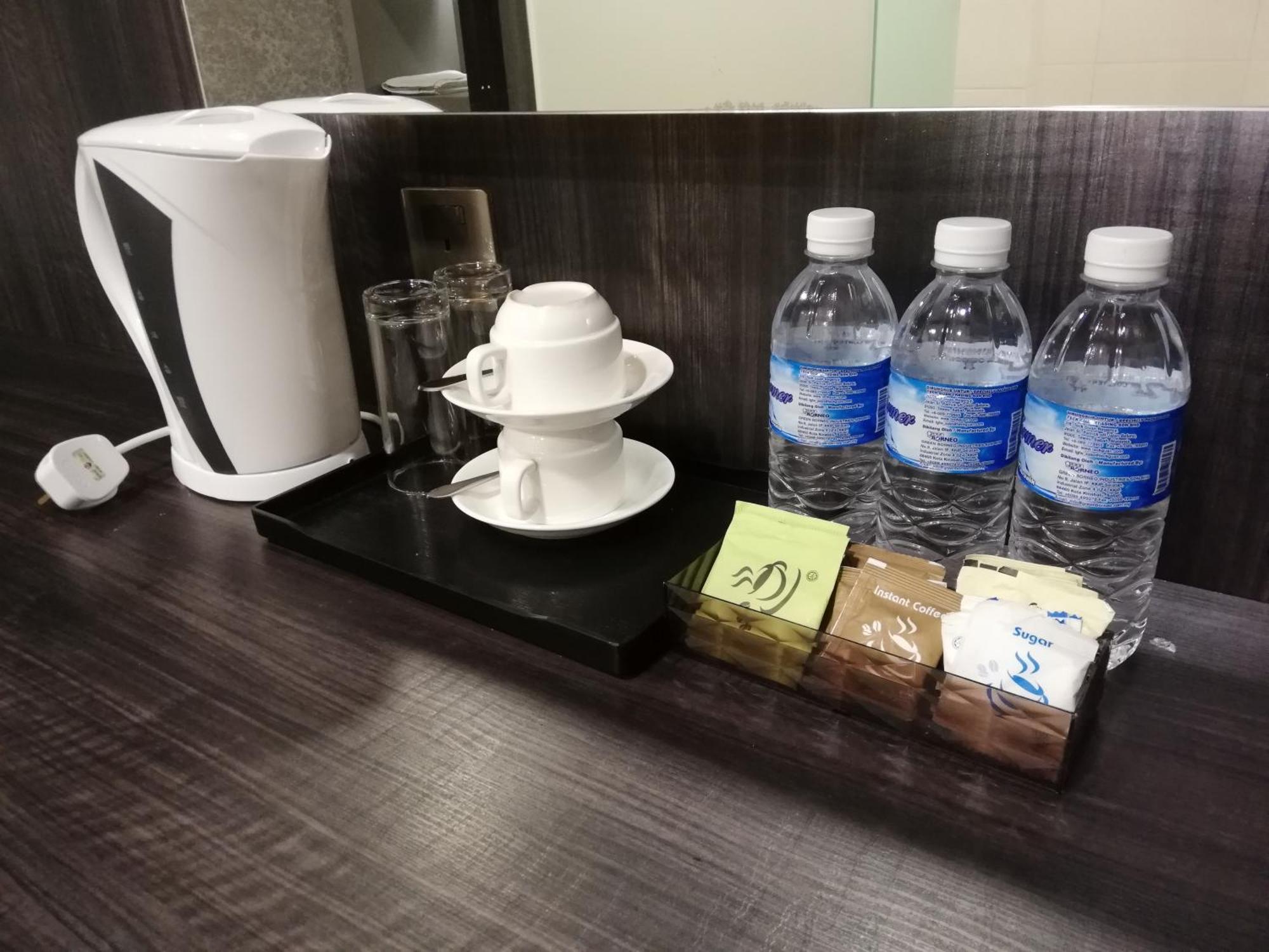 Ease Hotel Kota Kinabalu Ngoại thất bức ảnh