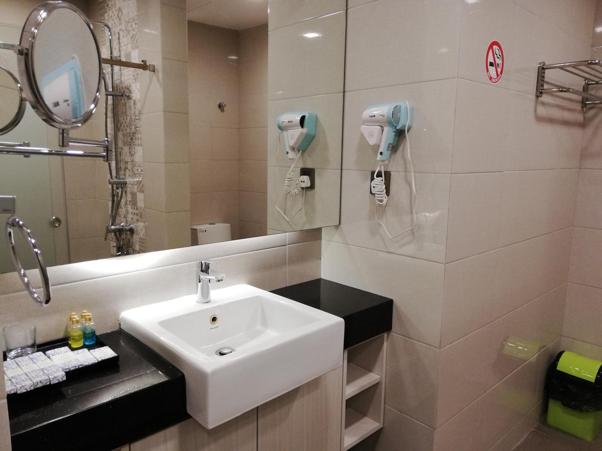 Ease Hotel Kota Kinabalu Ngoại thất bức ảnh