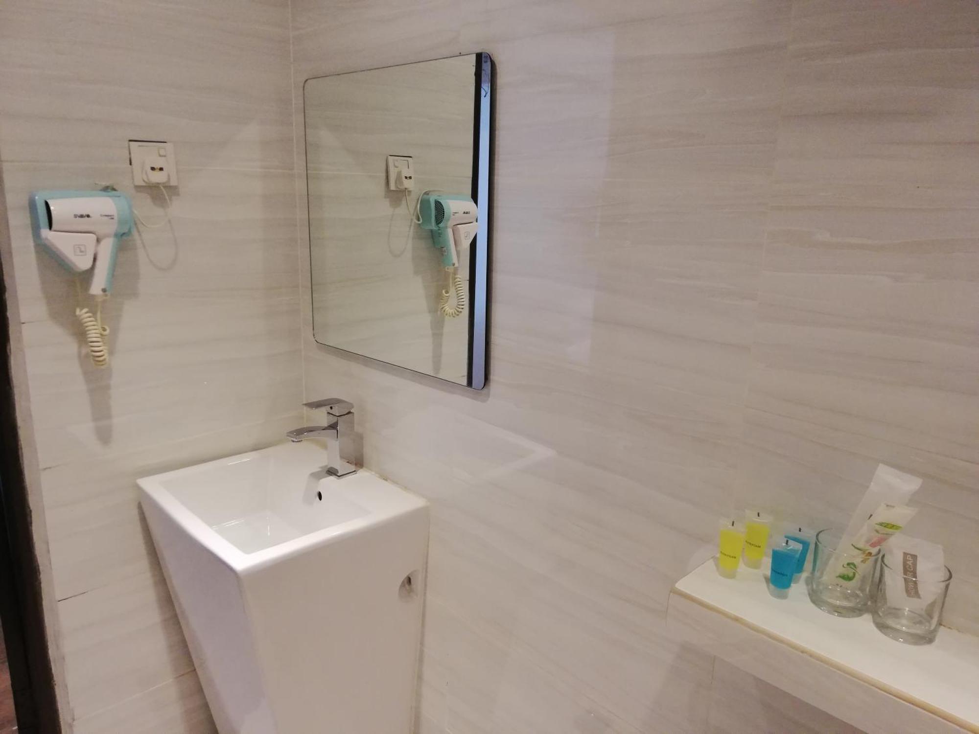 Ease Hotel Kota Kinabalu Ngoại thất bức ảnh