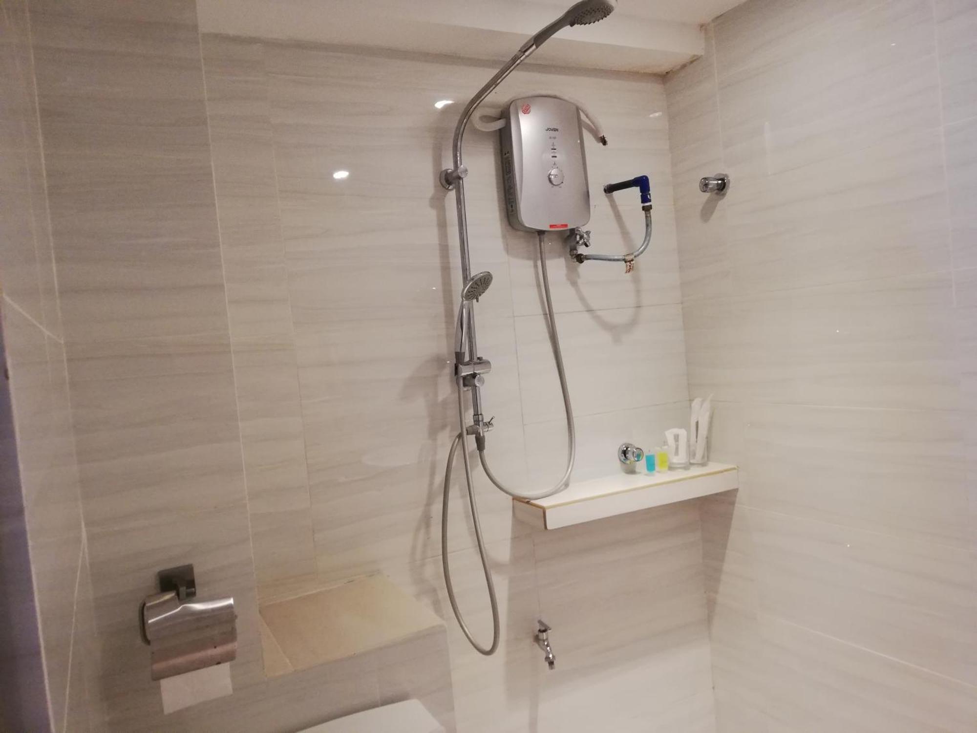 Ease Hotel Kota Kinabalu Ngoại thất bức ảnh