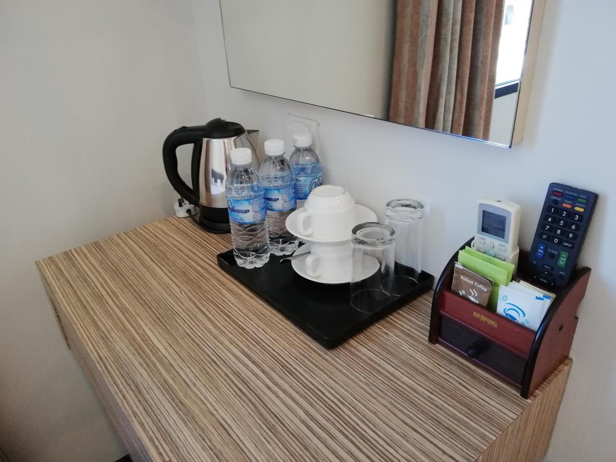 Ease Hotel Kota Kinabalu Ngoại thất bức ảnh