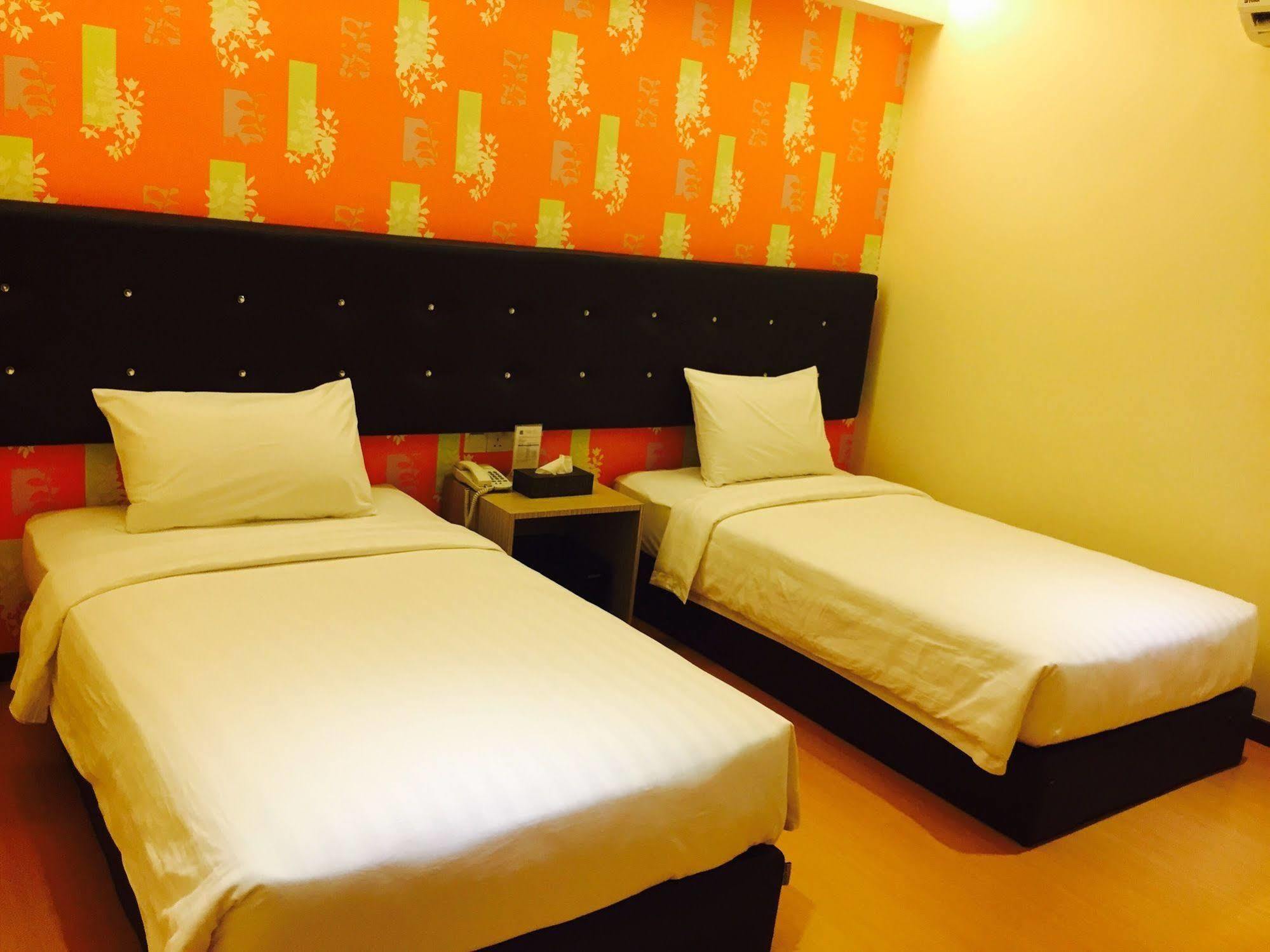 Ease Hotel Kota Kinabalu Ngoại thất bức ảnh