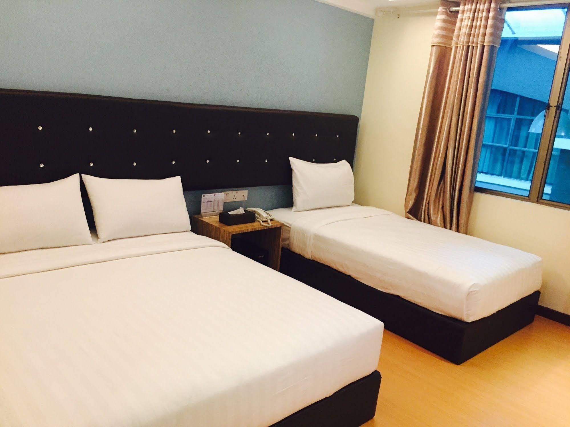 Ease Hotel Kota Kinabalu Ngoại thất bức ảnh