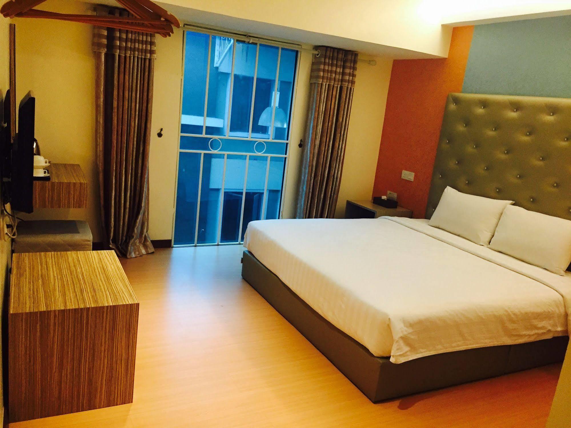 Ease Hotel Kota Kinabalu Ngoại thất bức ảnh