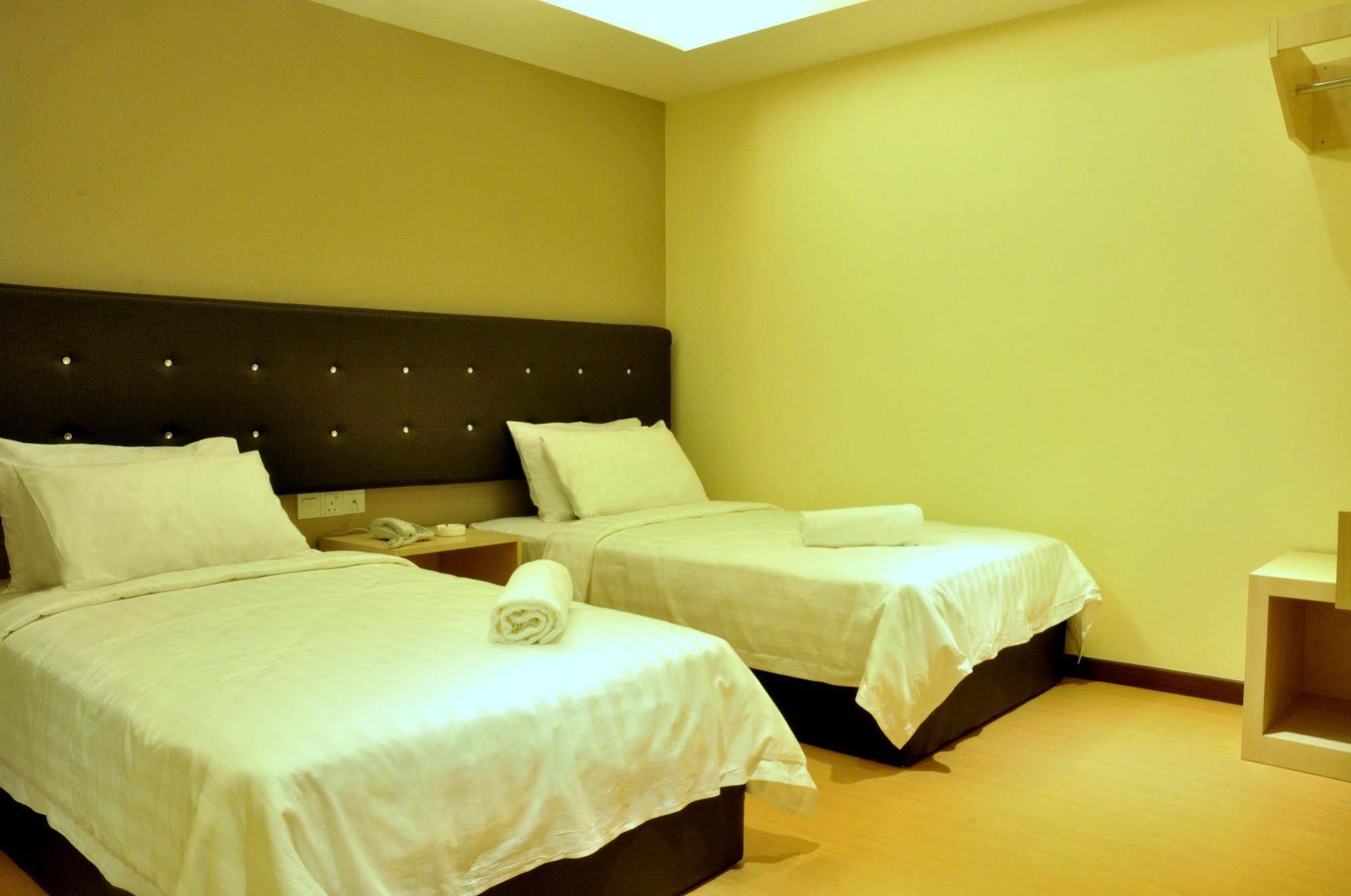 Ease Hotel Kota Kinabalu Ngoại thất bức ảnh