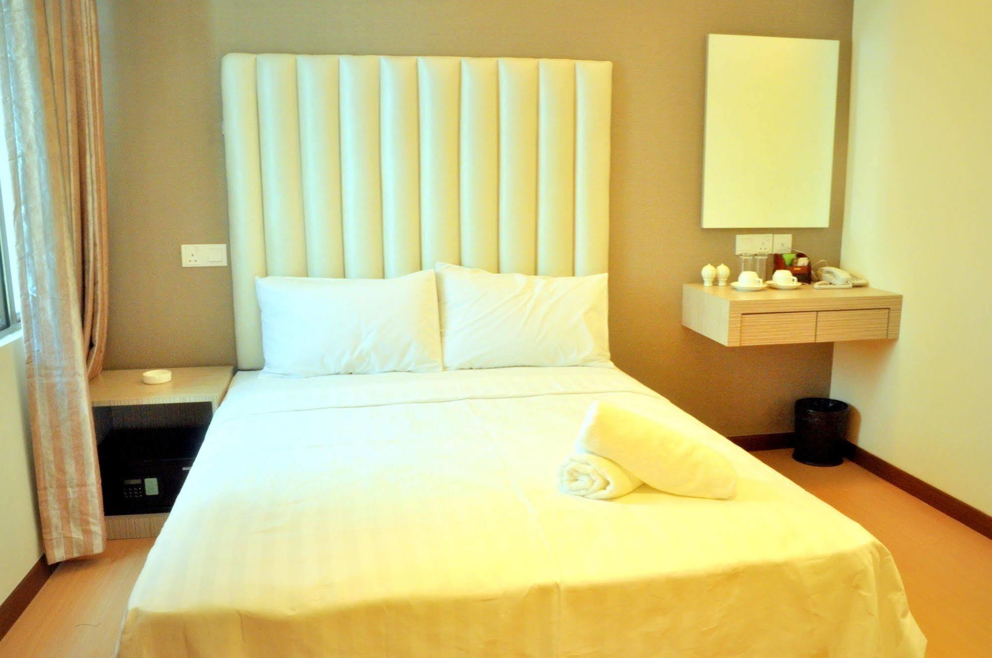 Ease Hotel Kota Kinabalu Ngoại thất bức ảnh