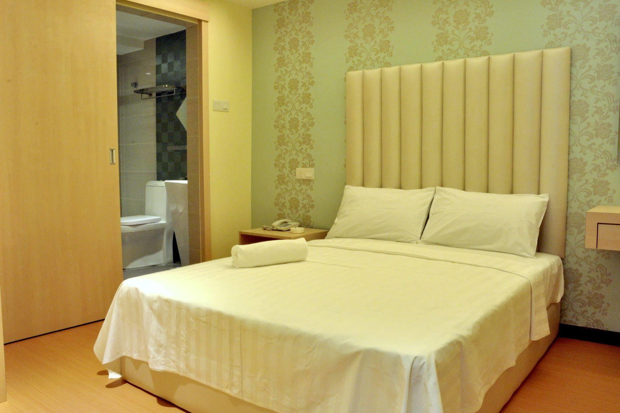 Ease Hotel Kota Kinabalu Ngoại thất bức ảnh