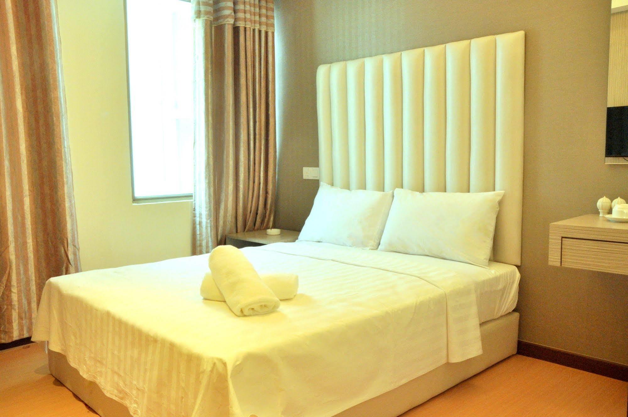 Ease Hotel Kota Kinabalu Ngoại thất bức ảnh