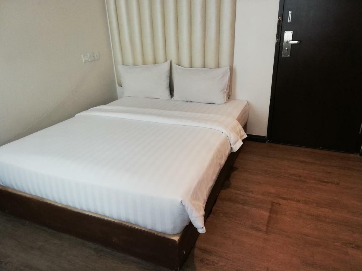 Ease Hotel Kota Kinabalu Ngoại thất bức ảnh